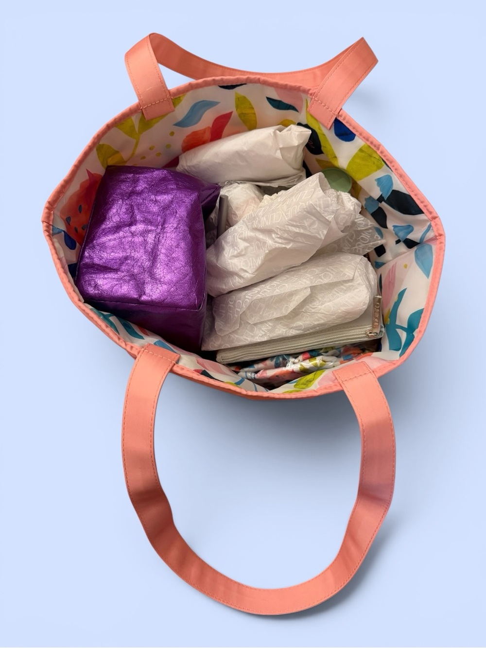Clinique Bundle NEW Skincare Makeup Cosmetic Bags Tote Retail Value Over $800 - Picture 3 of 11